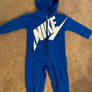 Nike toddlerhooded zip sweatsuit jumpsuit - blue & white.